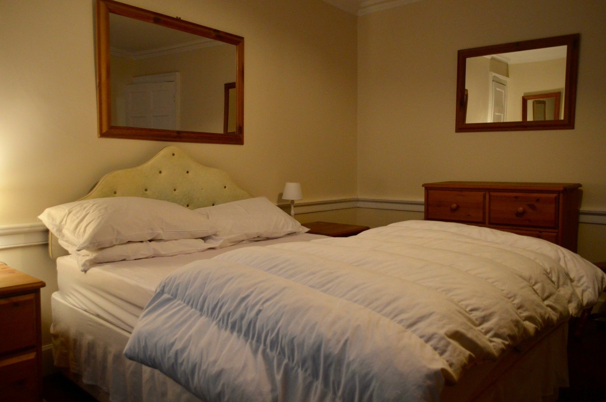 Central 1 Bedroom Apartment Sleeps 2 Edimburgo Esterno foto